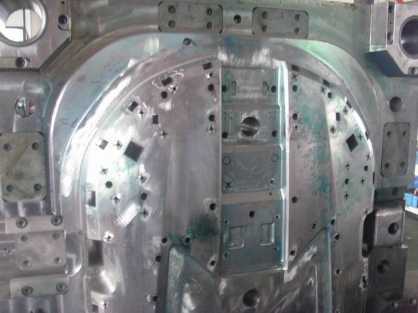 2738模具钻运水孔 2738模具顶针孔